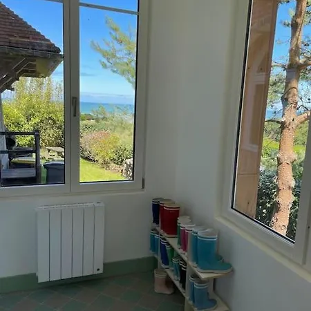 Villa Le Colombier, Vue Acces 300m